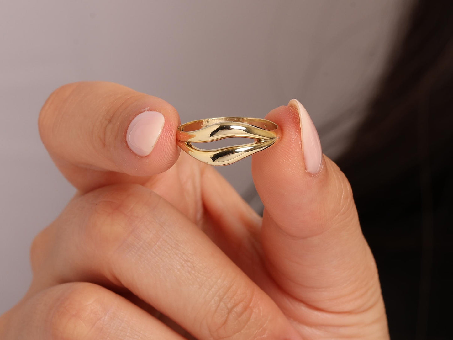 Elegant 14K Gold Twist Ring for Women, Minimalist Solid Gold Statement Ring, Dainty Everyday Jewelry, Timeless Gift Idea