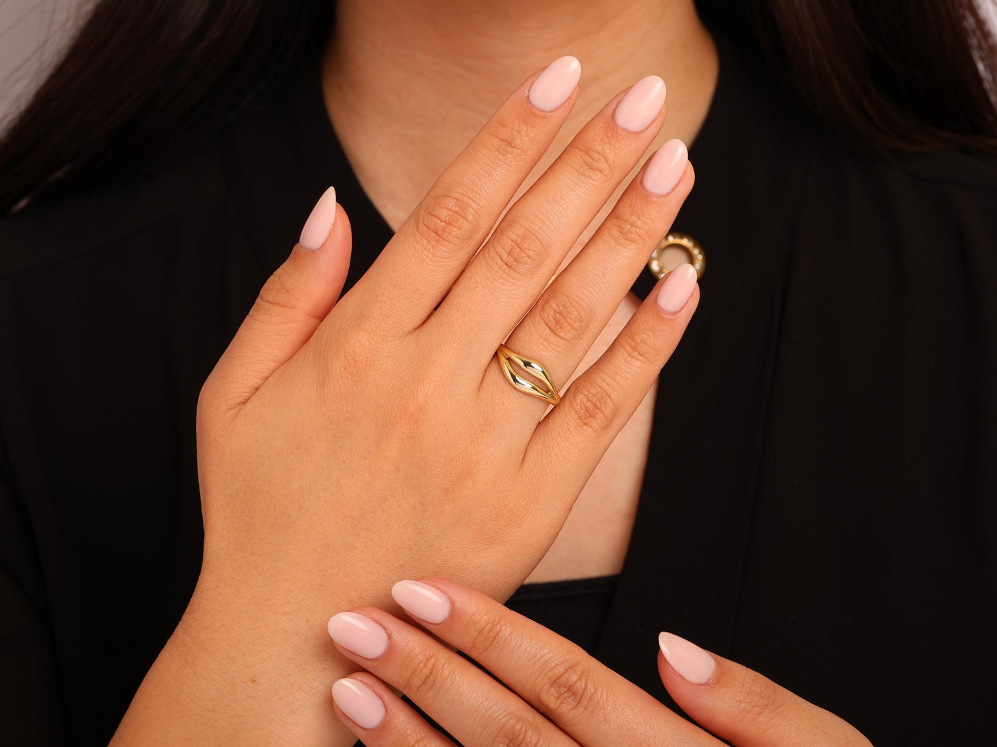 Elegant 14K Gold Twist Ring for Women, Minimalist Solid Gold Statement Ring, Dainty Everyday Jewelry, Timeless Gift Idea