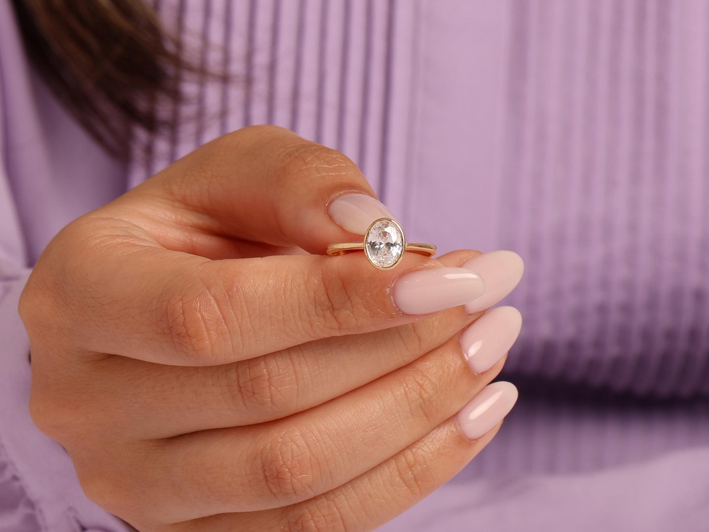 14K Gold Oval Diamond Ring – Minimalist Bezel-Set Lab Grown Stone in Solid Gold, Elegant Modern Band for Everyday Wear and Meaningful Gifts