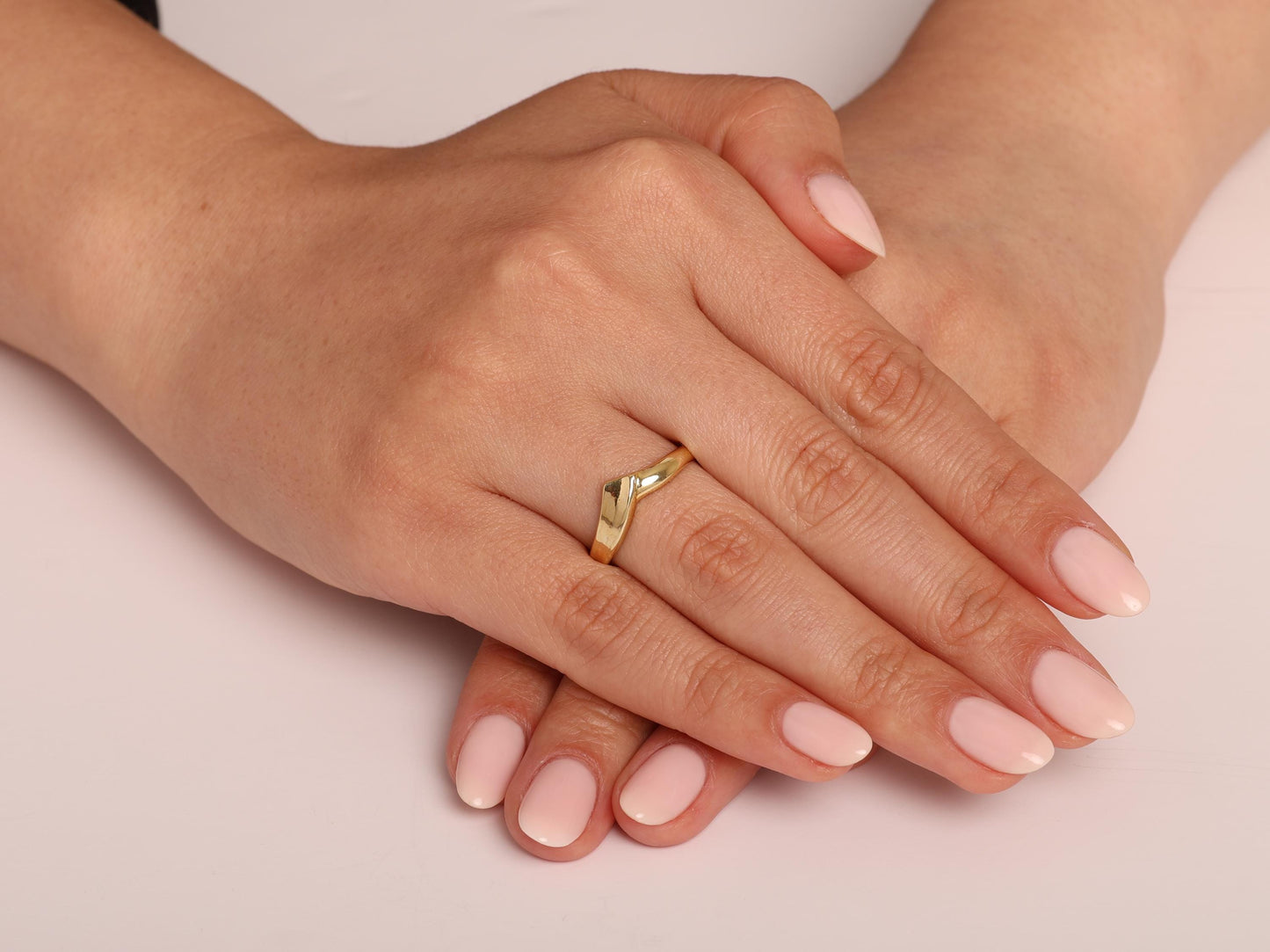 14K Solid Gold Wave Ring, Dainty Curved Band for Women, Elegant Handmade Band for Her,Modern Minimal Jewelry for Daily Wear or Special Gifts