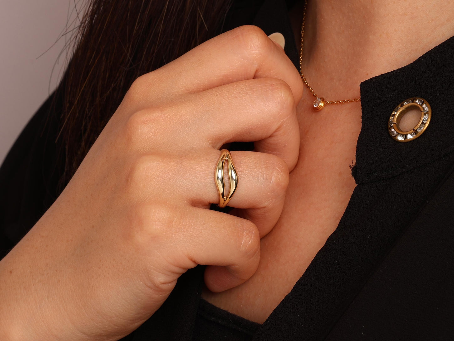 Elegant 14K Gold Twist Ring for Women, Minimalist Solid Gold Statement Ring, Dainty Everyday Jewelry, Timeless Gift Idea