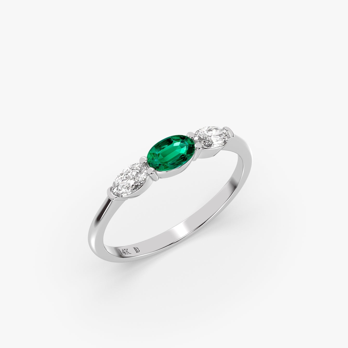 OVAL CUT EMERALD RING IN GOLD