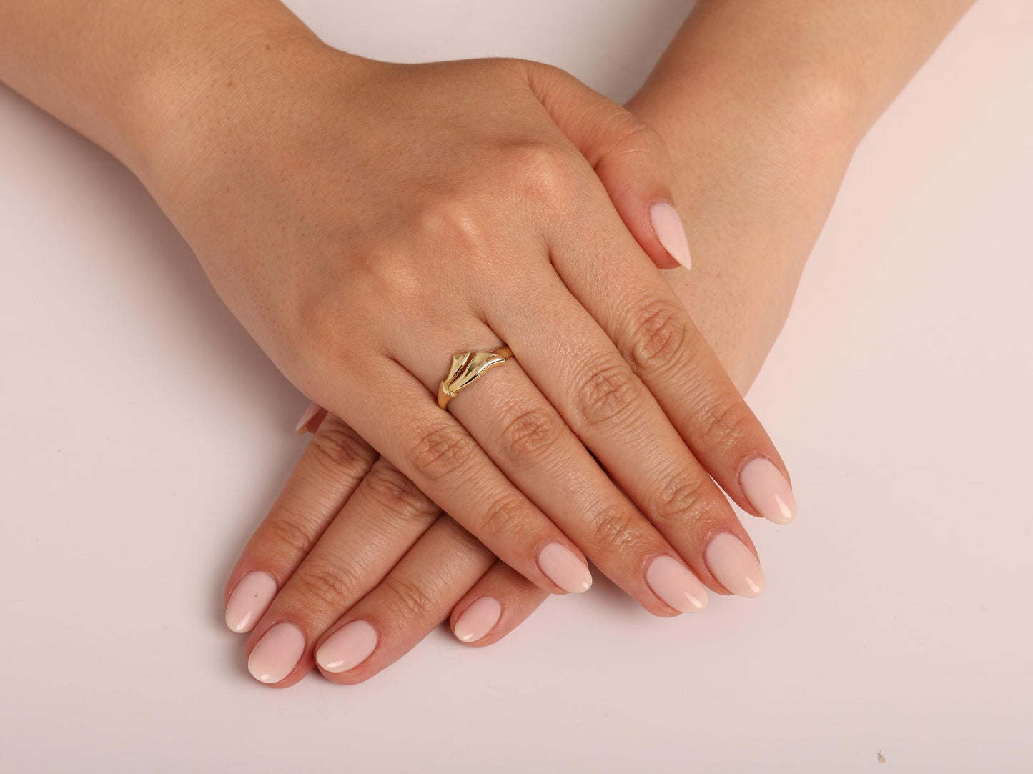 Real 14K Gold Wave Ring, Unique Twisted Design Ring for Stacking or Solo Wear,Timeless Minimal Gold Jewelry, Curved Statement Ring for Women