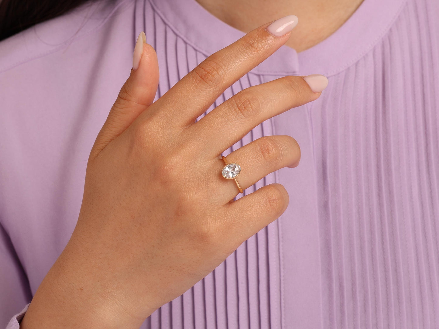 14K Gold Oval Diamond Ring – Minimalist Bezel-Set Lab Grown Stone in Solid Gold, Elegant Modern Band for Everyday Wear and Meaningful Gifts