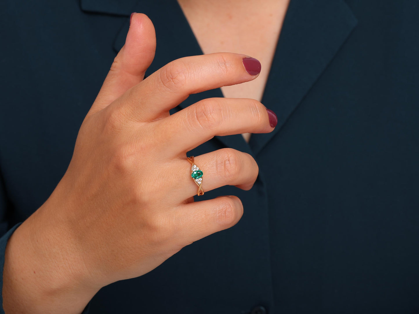 14K Gold Emerald Ring – Oval Lab-Grown Gemstone with Diamond Accents – Twisted Band Fine Jewelry – Ruby, Sapphire, Amethyst Ring