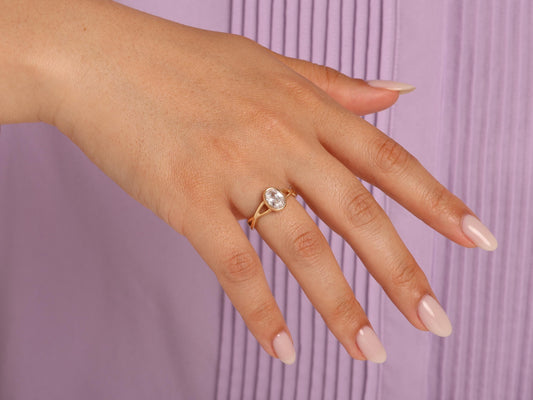 14K Gold Oval Diamond Ring – Twisted Bezel-Set Lab Grown Stone in Solid Gold, Elegant Modern Band for Everyday Wear and Meaningful Gifts