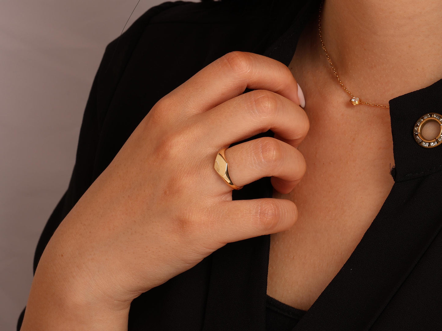 Minimalist Flat Gold Ring – 14K Geometric Signet Style Band for Women – Simple Elegant Stackable Ring