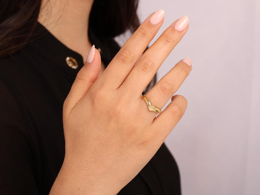 14K Solid Gold Wave Ring, Dainty Curved Band for Women, Elegant Handmade Band for Her,Modern Minimal Jewelry for Daily Wear or Special Gifts
