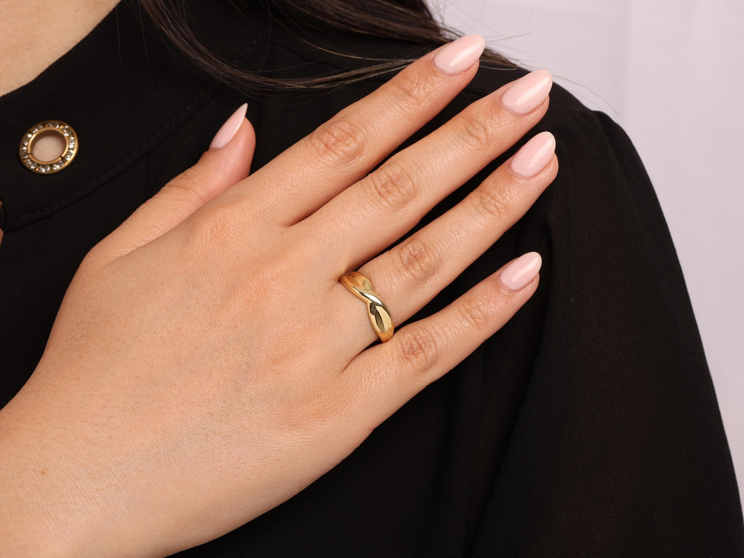 14K Gold Twist Ring – Minimalist Polished Band, Elegant and Comfortable Everyday Ring, Solid Gold Statement Jewelry, Modern Gold Gift Idea